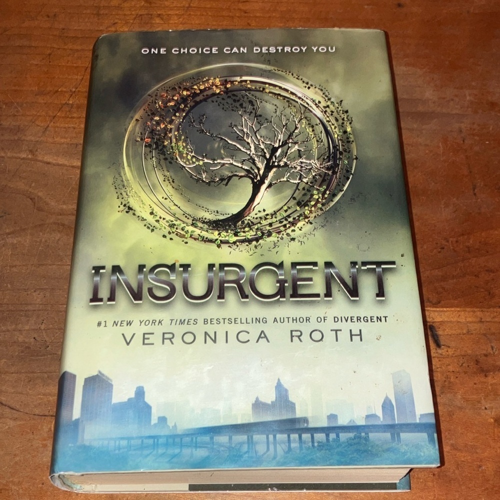 Insurgent by Veronica Roth Hardcover